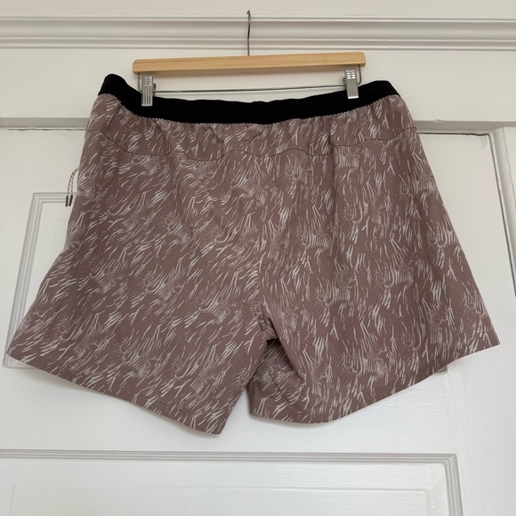 Vuori Maverick Volley Short - Picture 3 of 4